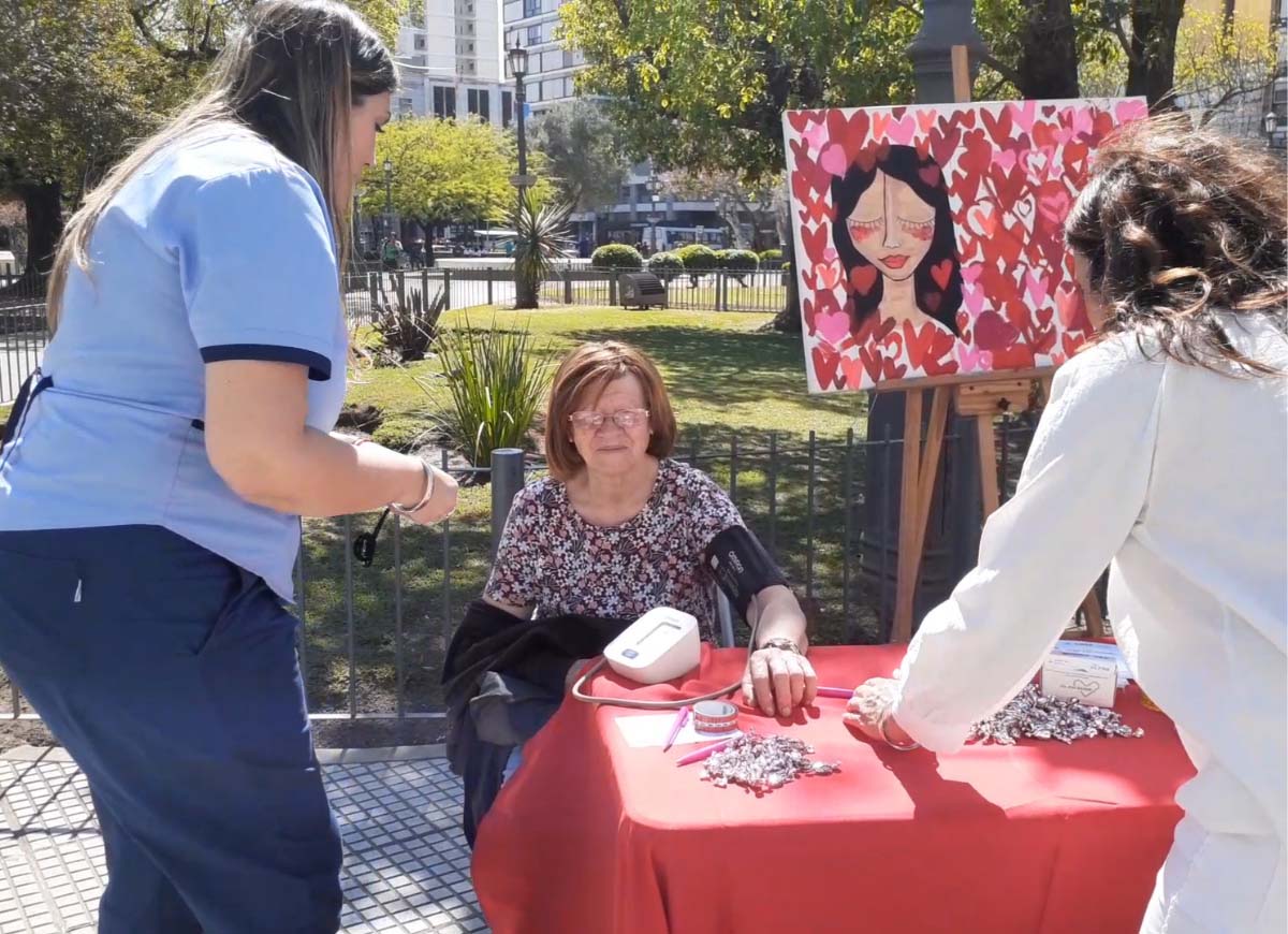 “Queremos que las mujeres conozcan sus números y prevengan enfermedades cardíacas”, dijo la Dra. Gilpin - imagen 2